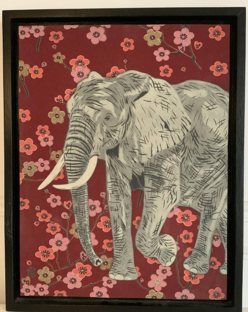 Mosko – L’éléphant aux fleurs – 65 x 50 cm – caisse américaine, bois noir