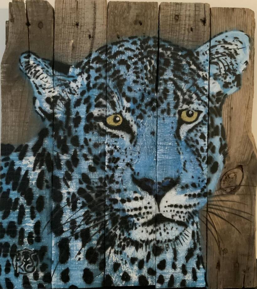 Mosko – Panthère, buste bleu – Spray et acrylique sur bois brut – 36 x 40 cm