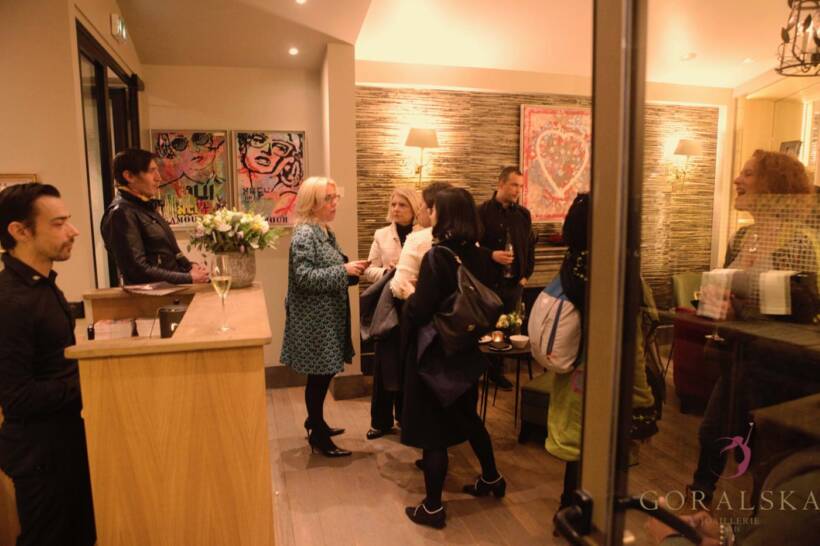 Vernissage en présence de IZa Zaro,, hôtel, Paris 4ème