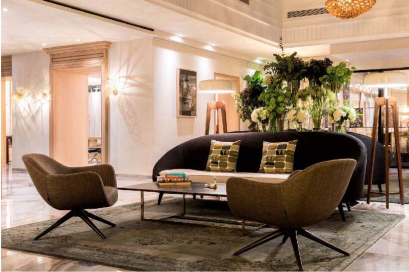 Le salon chaleureux et très féminin de l’hôtel- @hotelRenaissance