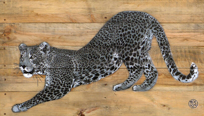 Mosko- Panthère cambrée – Acrylique et pochoir sur bois – 45 x 80 cm – 2019