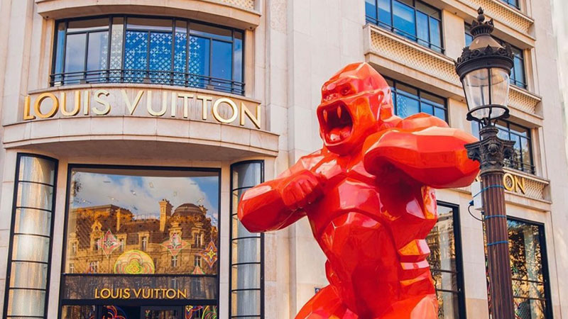 De gigantesques sculptures d’Orlinski envahissent Paris