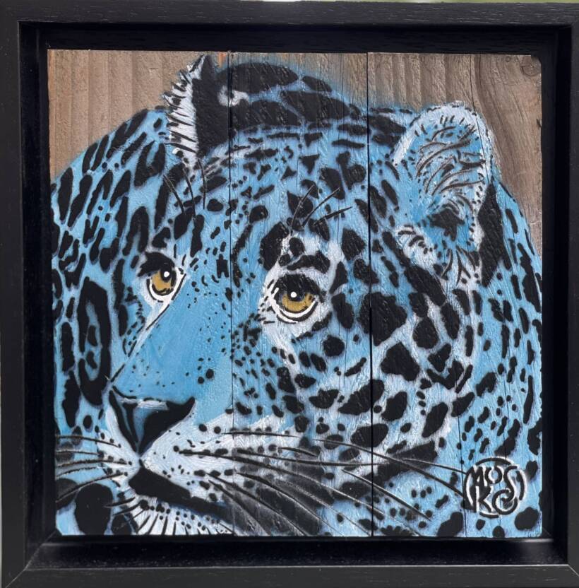 Mosko – Blue panther – Techniques mixtes sur bois brut – encadrement caisse américaine – 24 x 24 x 3 cm