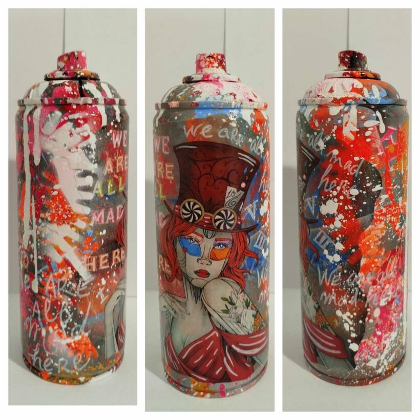 Caro Graffiti – Can #8 – Peinture  et encre permanente sur bombe aérosol – 19 x 6 cm – 2024