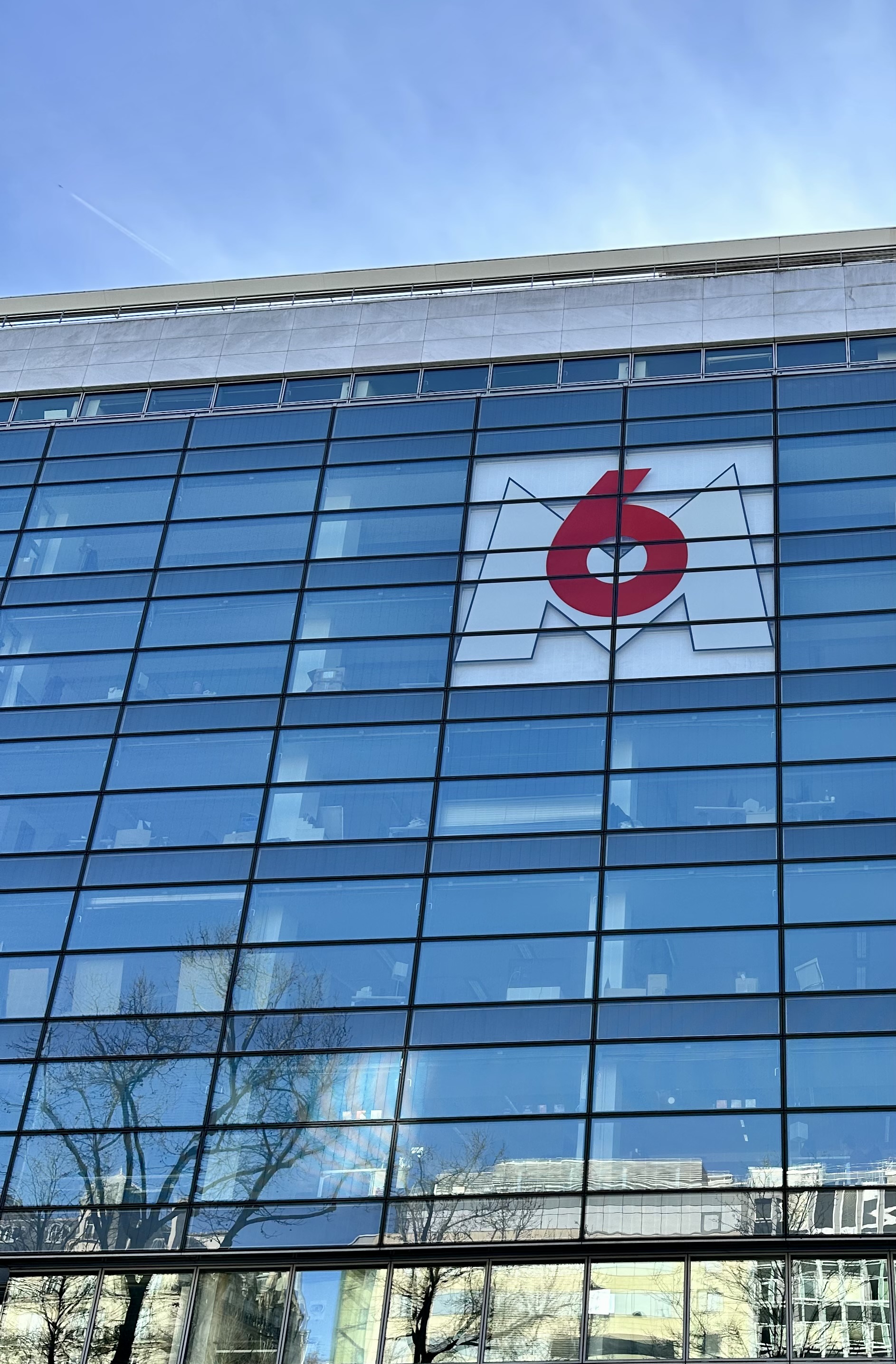 Le Printemps, le bonheur et l’art se fêtent chez M6 !